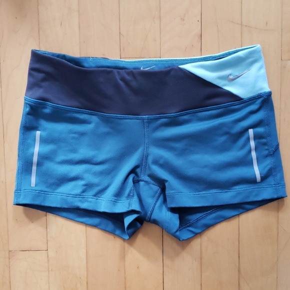 Nike Pants - 👑 (NWOT) Sexy Nike shorts! (Dri-Fit)